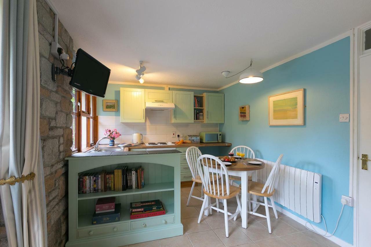 Cosy Woodland Home Uny Lelant ภายนอก รูปภาพ