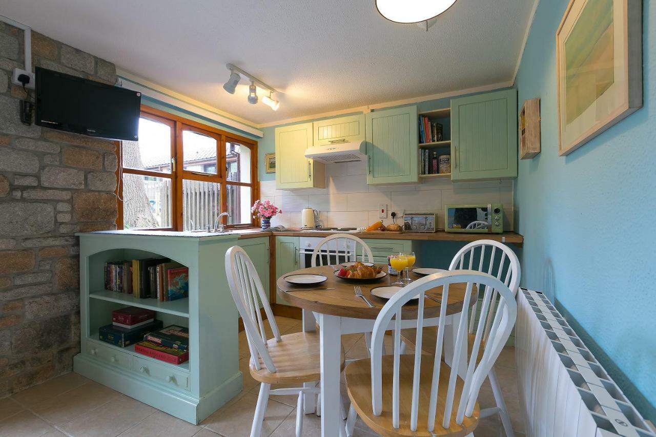 Cosy Woodland Home Uny Lelant ภายนอก รูปภาพ